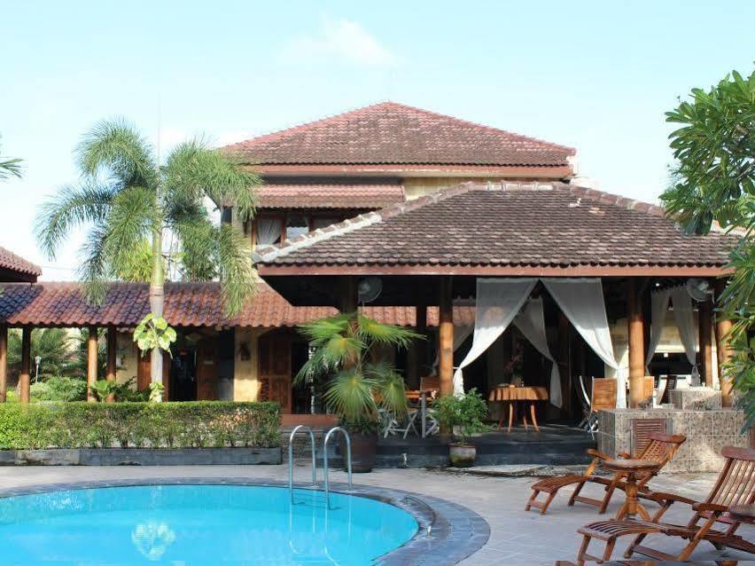 Ndalem Bantul Hotel Yogyakarta Exterior photo