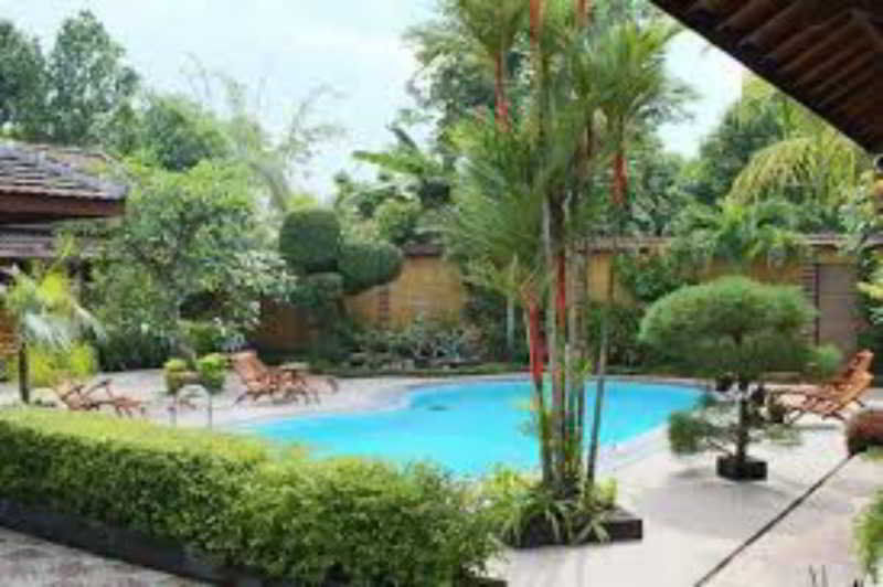 Ndalem Bantul Hotel Yogyakarta Exterior photo