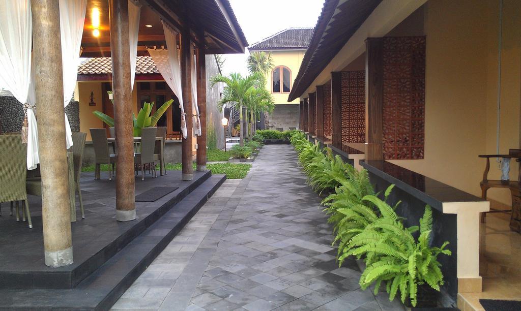 Ndalem Bantul Hotel Yogyakarta Exterior photo