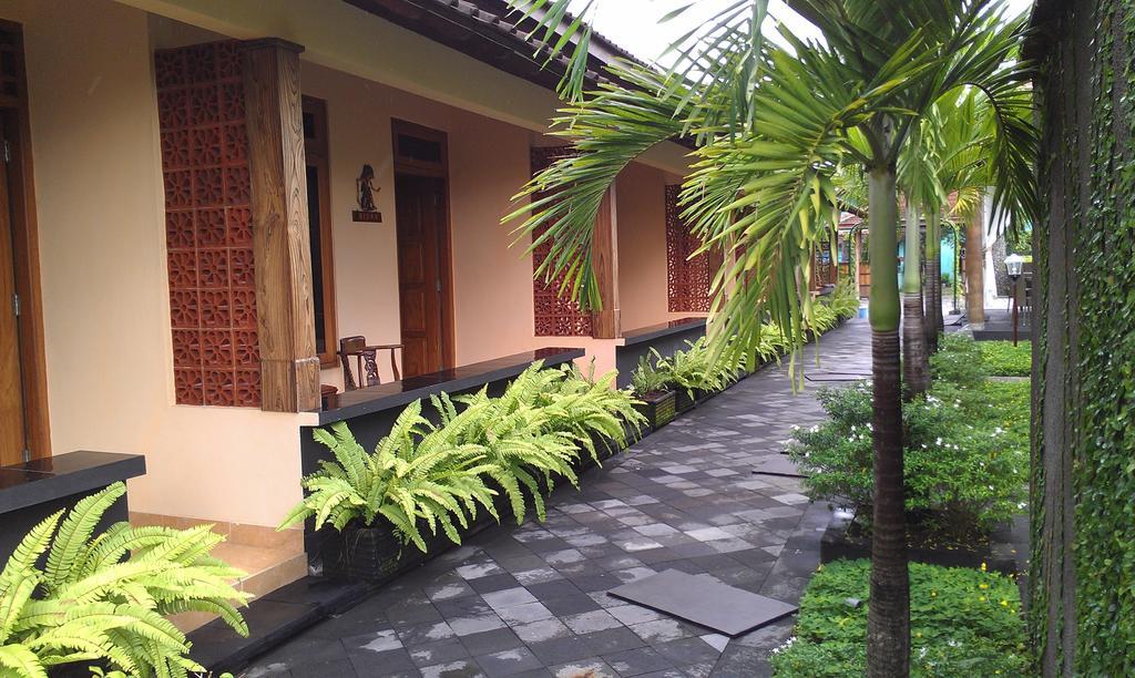 Ndalem Bantul Hotel Yogyakarta Exterior photo