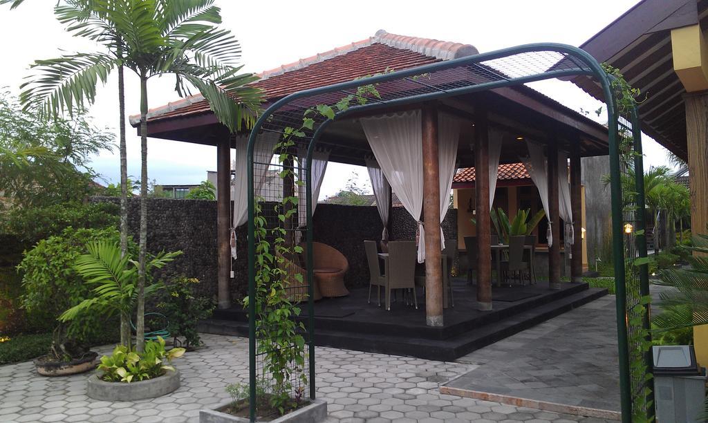 Ndalem Bantul Hotel Yogyakarta Exterior photo